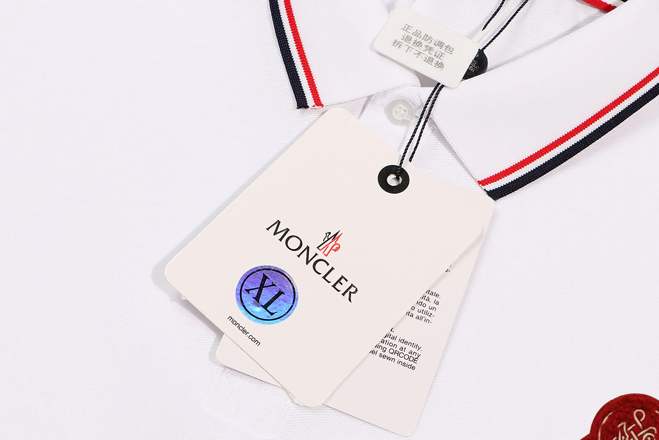 【New Arrival In Stock】𝐌𝐎𝐍𝐂𝐋𝐄𝐑~ #2025 New Arrival Quality POLO ， Breathable ， ， ， Quality。 ！ ， ！ LOGO Quality ：Black，White Sizes：M~L~XL~2XL~3XL